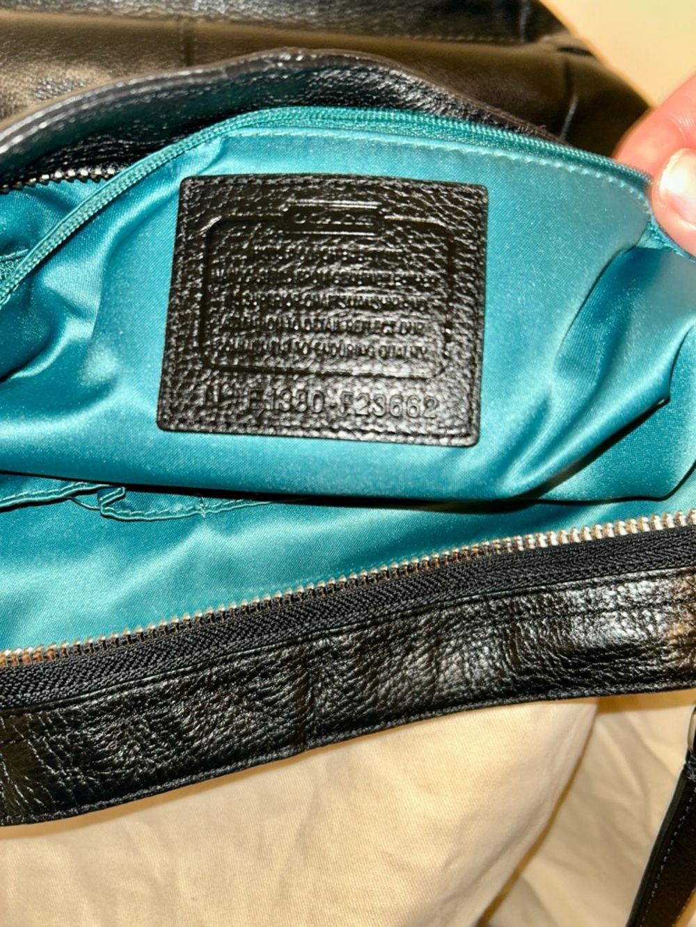 Coach Park Black Leather Tote Bag. EUC. Fun Vintage Handkerchief included. - Picture 10 of 10